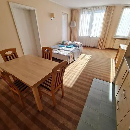 10q - Z6 501 Apartment *